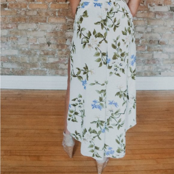 NWT Leg Slit Floral Jumpsuit - Picture 6 of 6